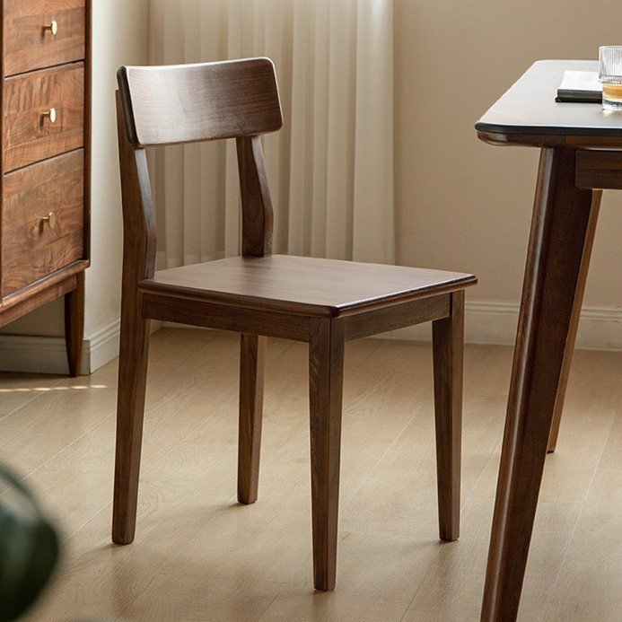 HULL 餐椅 / 黑胡桃木